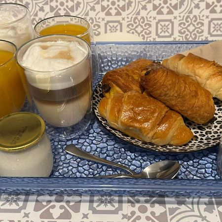 Near Castle Of Versailles Cozy Room With Breakfast And Parking Екстер'єр фото